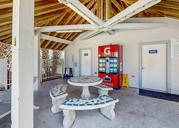 Bright Oceanfront With Pool Hot Tub Sauna Tennis & Ac Holiday home