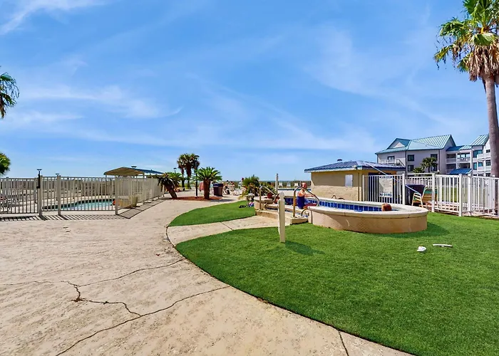 Bright Oceanfront With Pool Hot Tub Sauna Tennis & Ac Gulf Shores